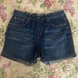 Ed Hardy women’s blue jean shorts size 32 (13-14)